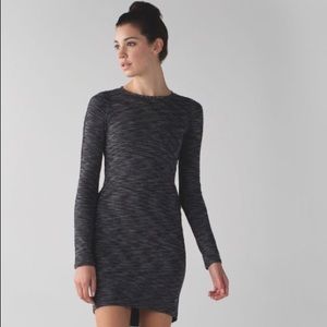 Lululemon & go-where to *long sleeve size 6